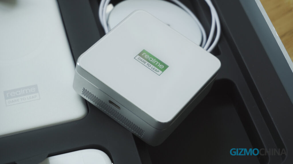 Realme Magdart charger hands on featured