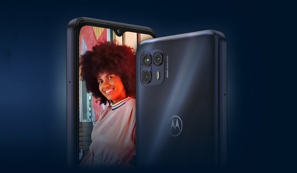 Motorola launched two smartphones at the same time, know the features and price