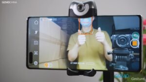 Hohem iSteady V2 Gimbal Review gesture 1