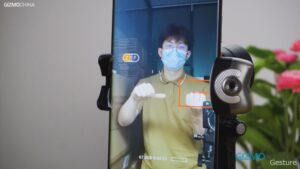 Hohem iSteady V2 Gimbal Review gesture3