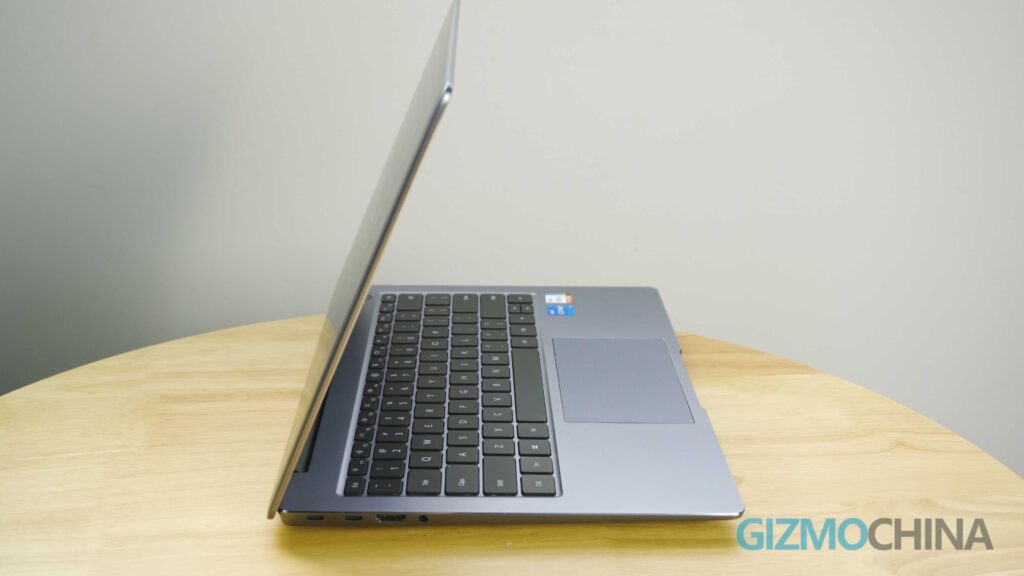 Huawei Matebook 14S review thickness
