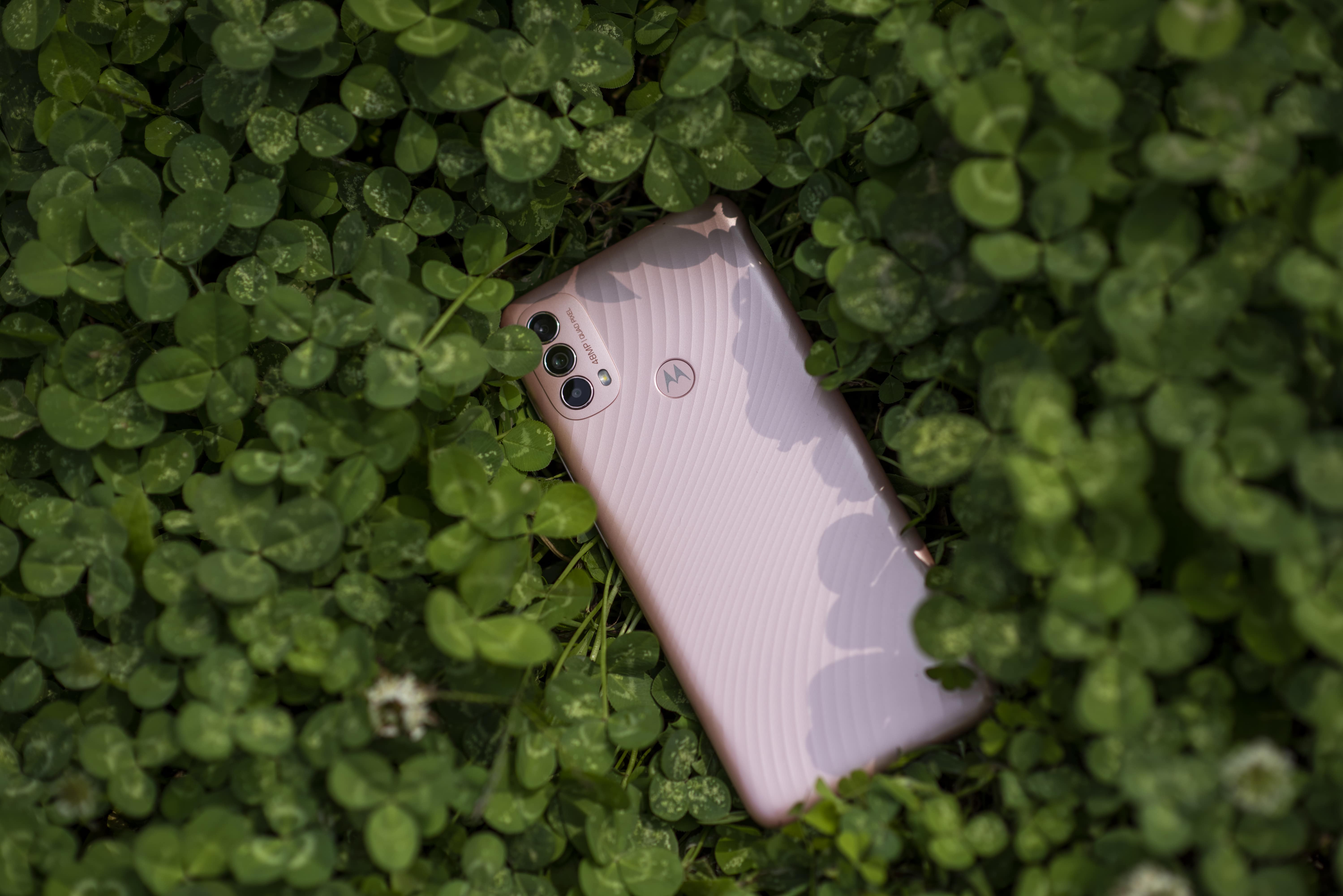 Motorola Moto E40 Pink Clay Featured