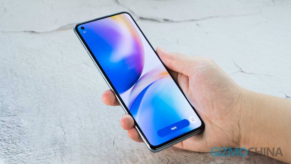 OnePlus 9RT ekran Eller 10'da