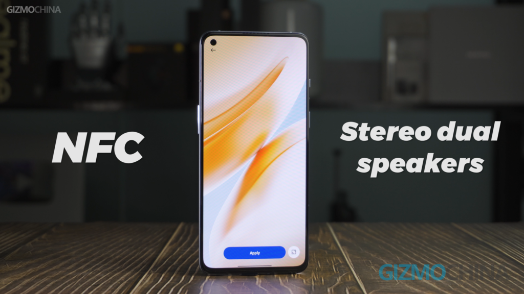 OnePlus 9RT, nfc stereo hoparlörleri inceliyor