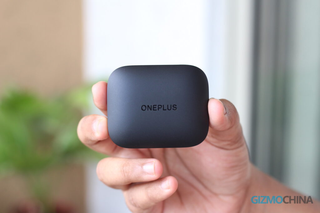 OnePlus Buds Pro Review Case 2