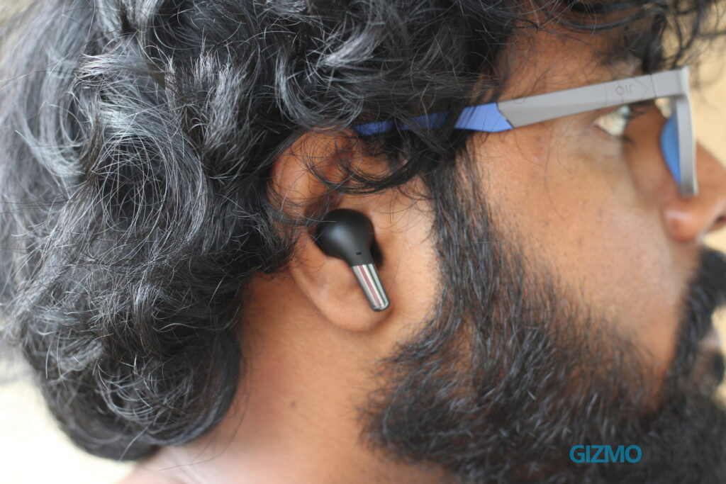 OnePlus Buds Pro Review tight fit 2