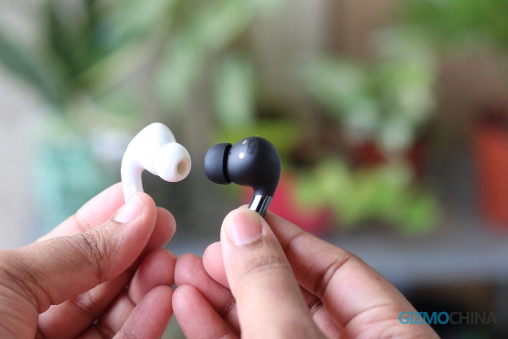 OnePlus Buds Pro vs AirPods Pro earbud