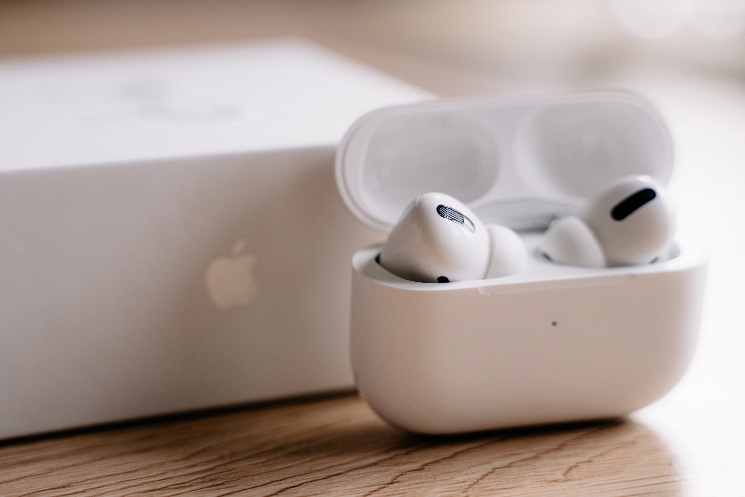 Apple AirPods Pro 2 and AirPods Max in new colors to reportedly 