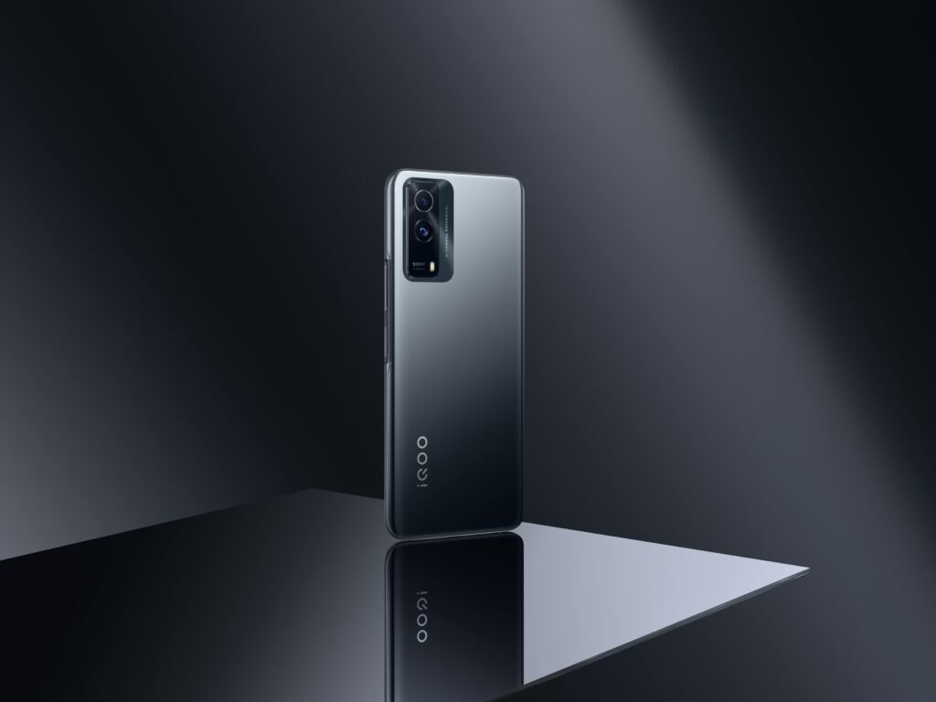 iQOO Z5x Lens Black Featured A