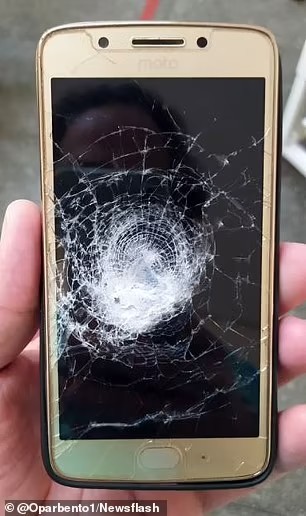 moto-g5-hero-phone-front