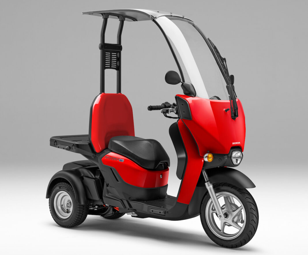 Honda’s latest ebike, the Gyro Canopye is a threewheeled scooter