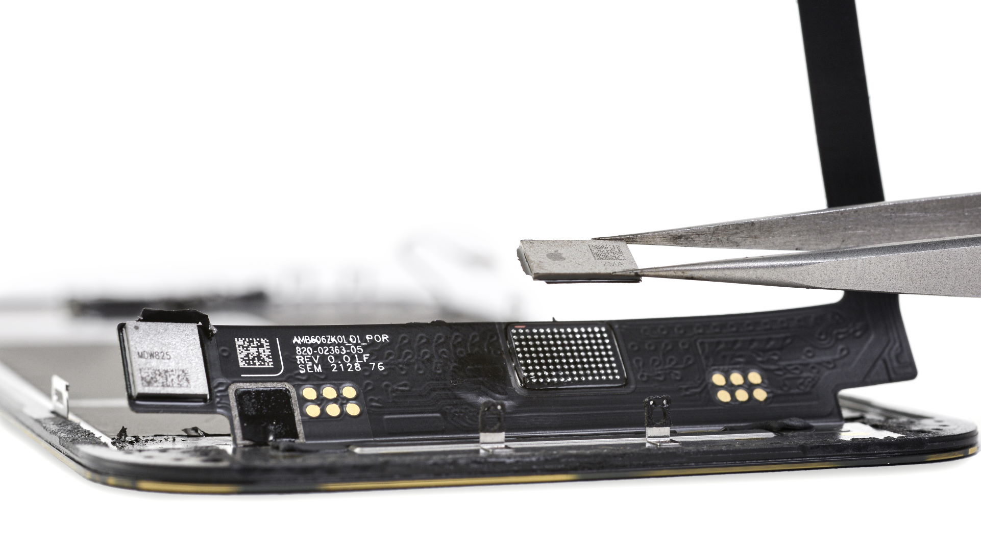 Apple makes DIY repairs harder on iPhone 13, screen replacement