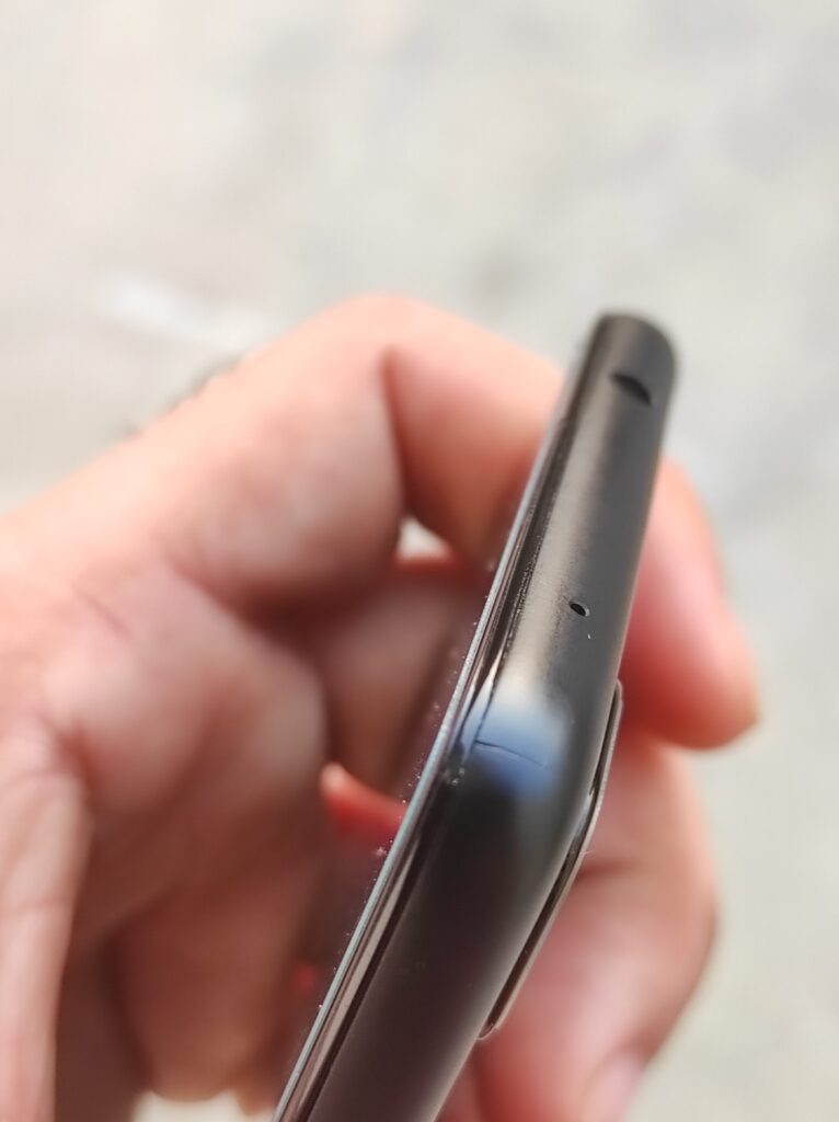 pixel 4a corner cracked