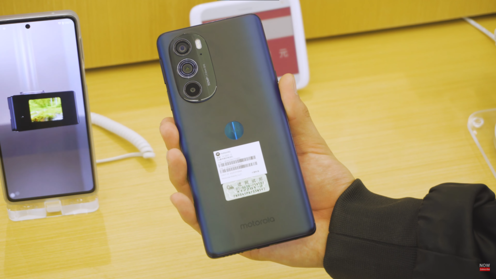 Moto Edge X30