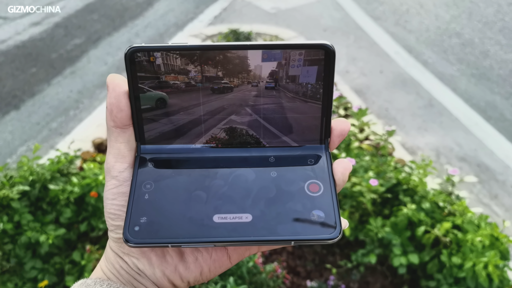 Oppo find N Review camera angle