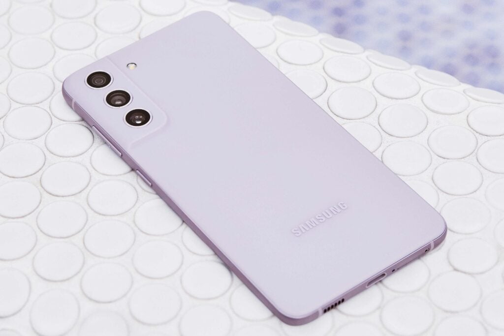Samsung Galaxy S21 FE Lavender