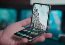 Samsung accounted for over 61% of total foldable smartphone shipments globally in 2021 Samsung Galaxy Z Flip 3