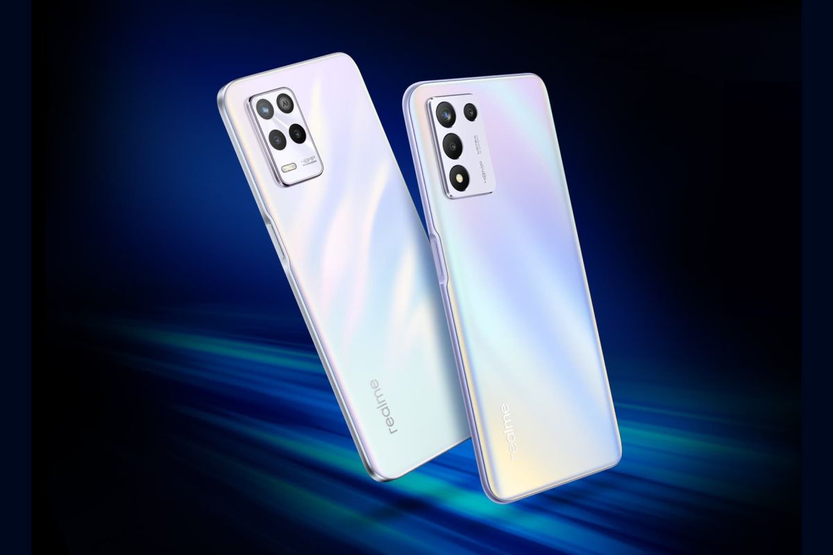 Realme 9 5G (left) and Realme 9 5G Speed Edition (right)