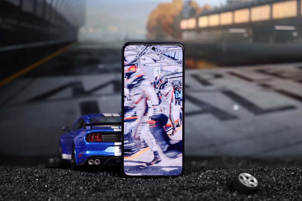 realme gt neo 3 front design
