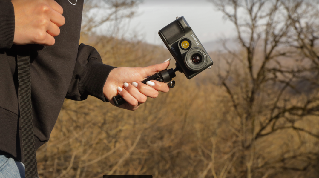Duovox Mate Pro night vision camera is capable of capturing full color