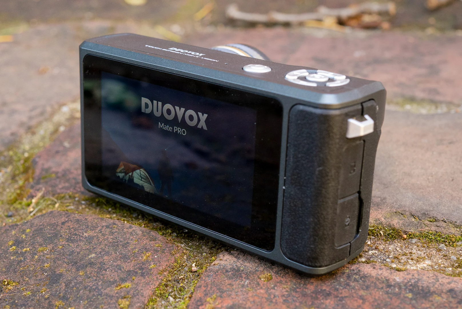 Камера нічного бачення Duovox Mate Pro здатна знімати в усіх кольорах у повній темряві