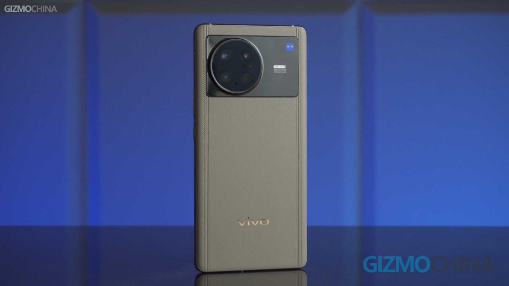 desempaquetado del vivo X Note en primer plano