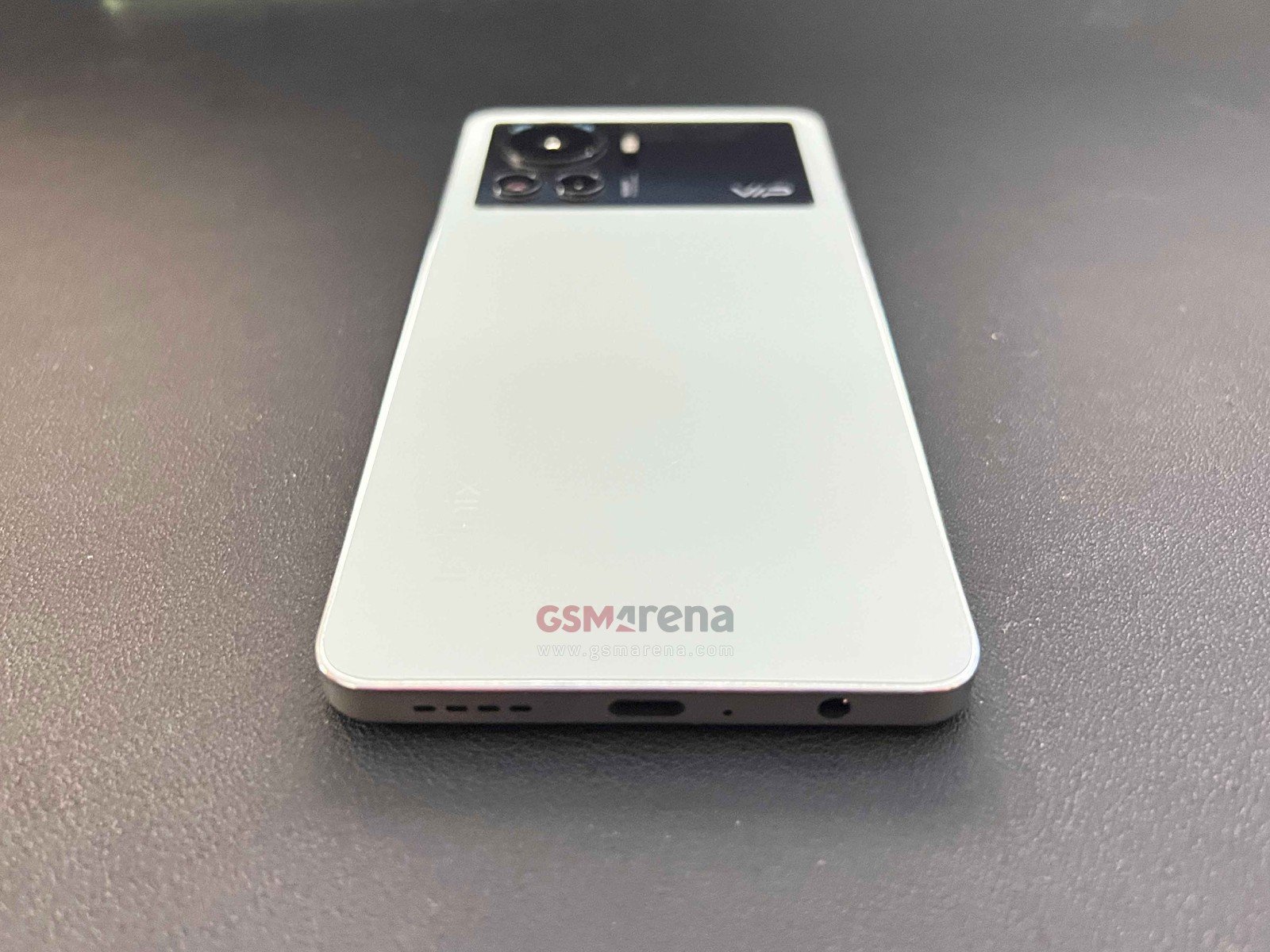 Alleged Infinix Note 12 Pro's image by GSMArena