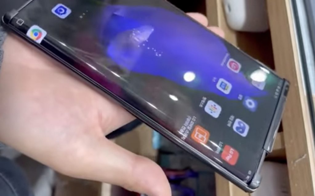 LG Rollable display smartphone