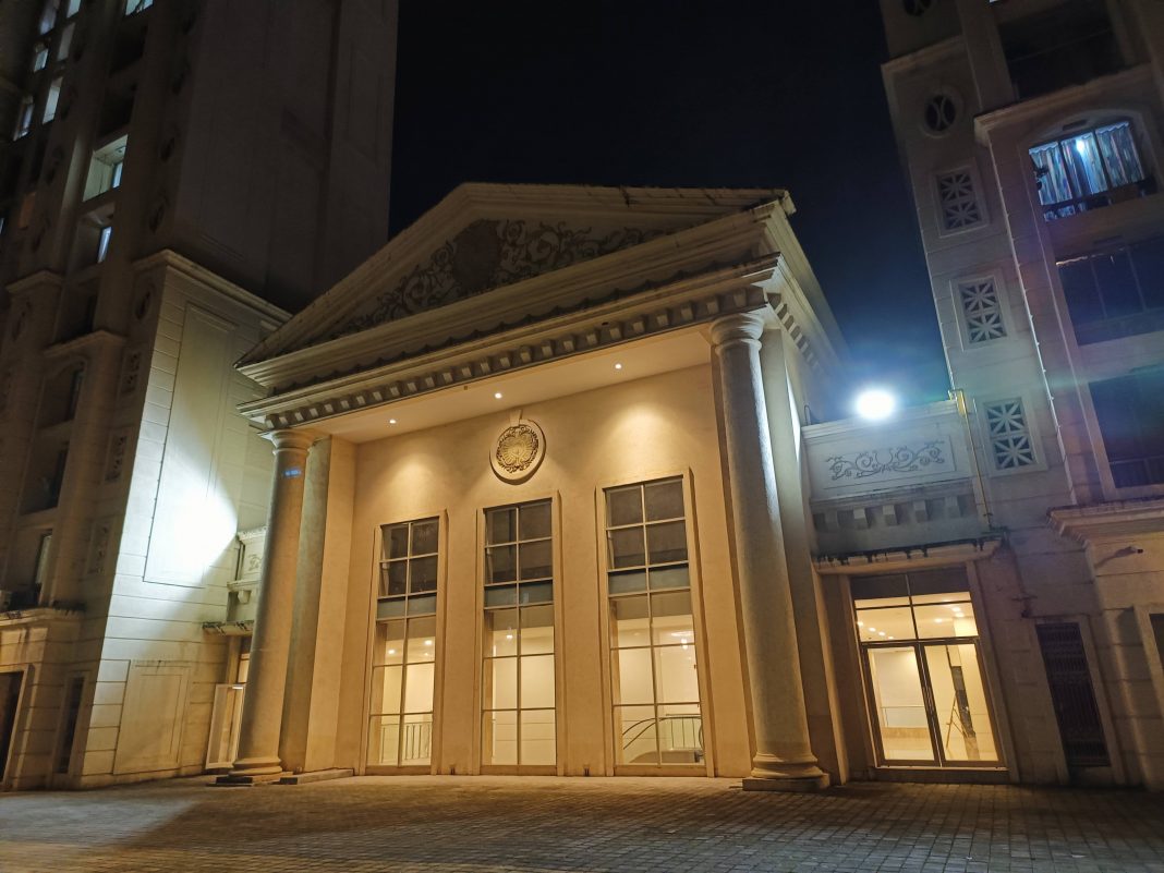 OPPO Reno 8 5G main camera in low-light