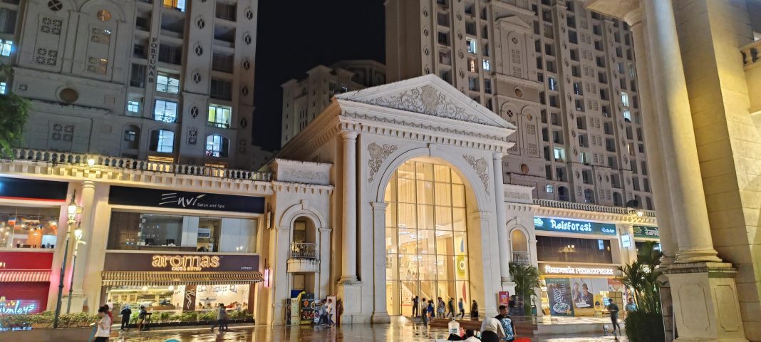 OPPO Reno 8 5G ultra-wide in low-light (16:9)