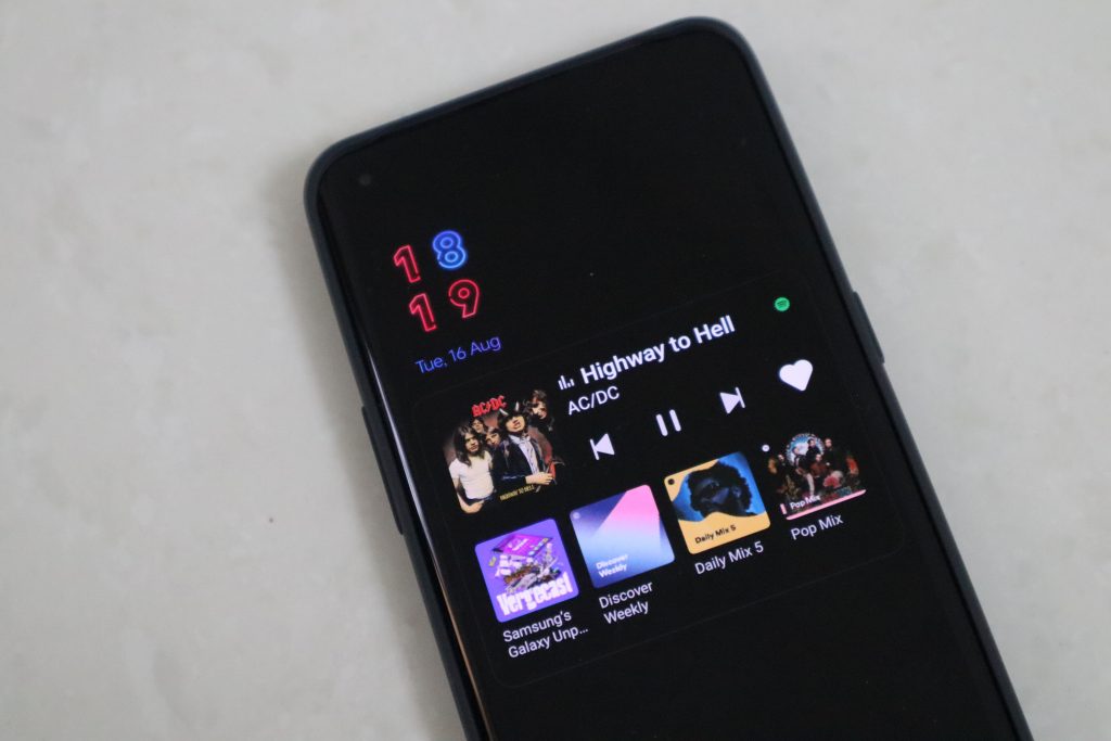 Oppo ColorOS 13 Spotify AOD (Always-on Display)
