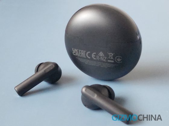 OPPO Enco Buds 2 rear view