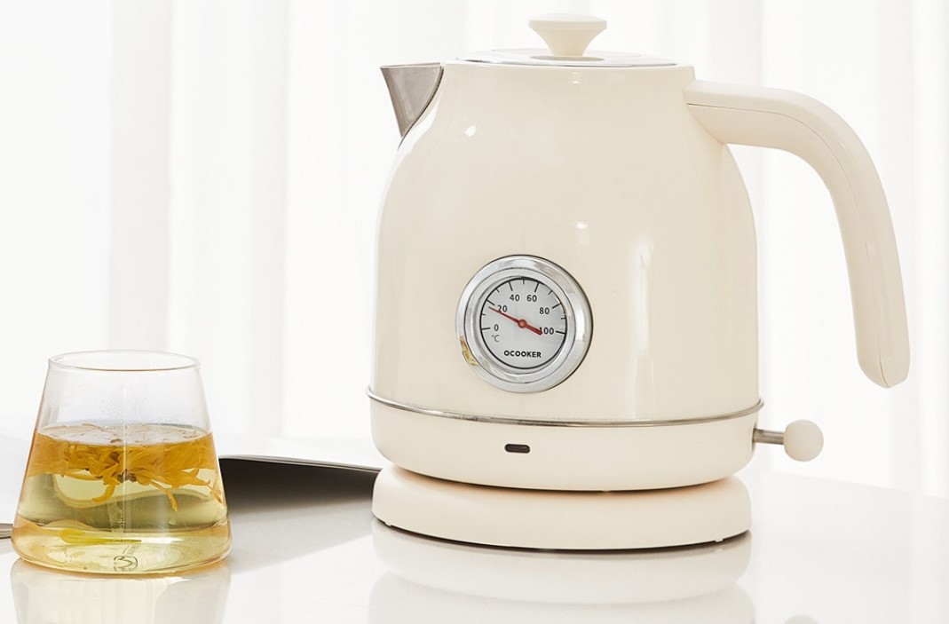  Qcooker Retro Electric Kettle