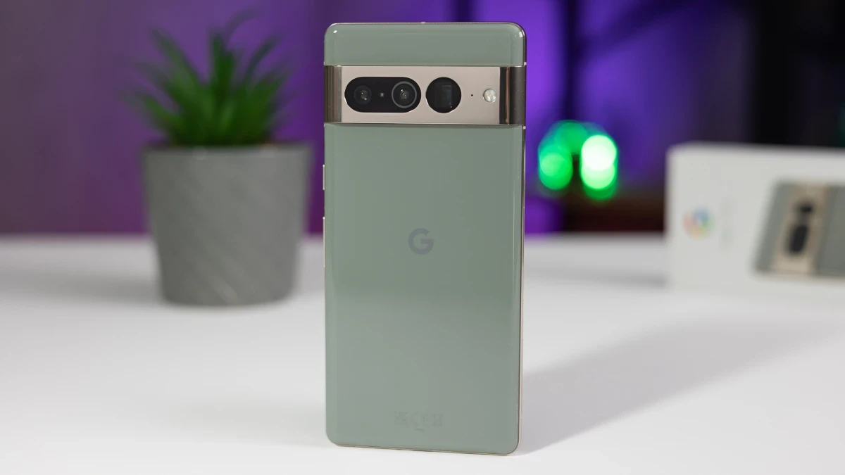 Google working on Pixel 7 Ultra with large 1 inch camera sensor: Leak ...