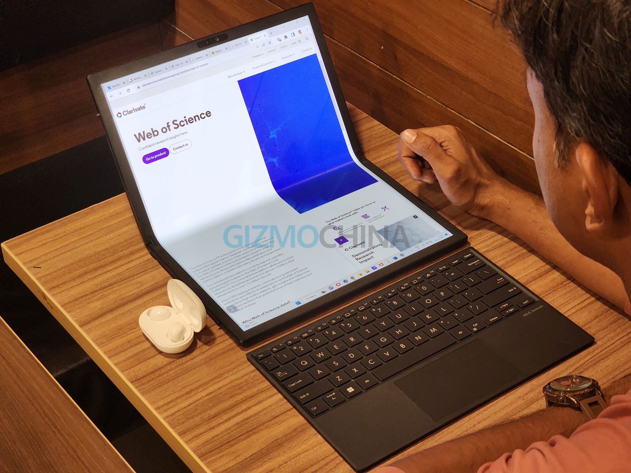 Asus Zenbook 17 Fold OLED
