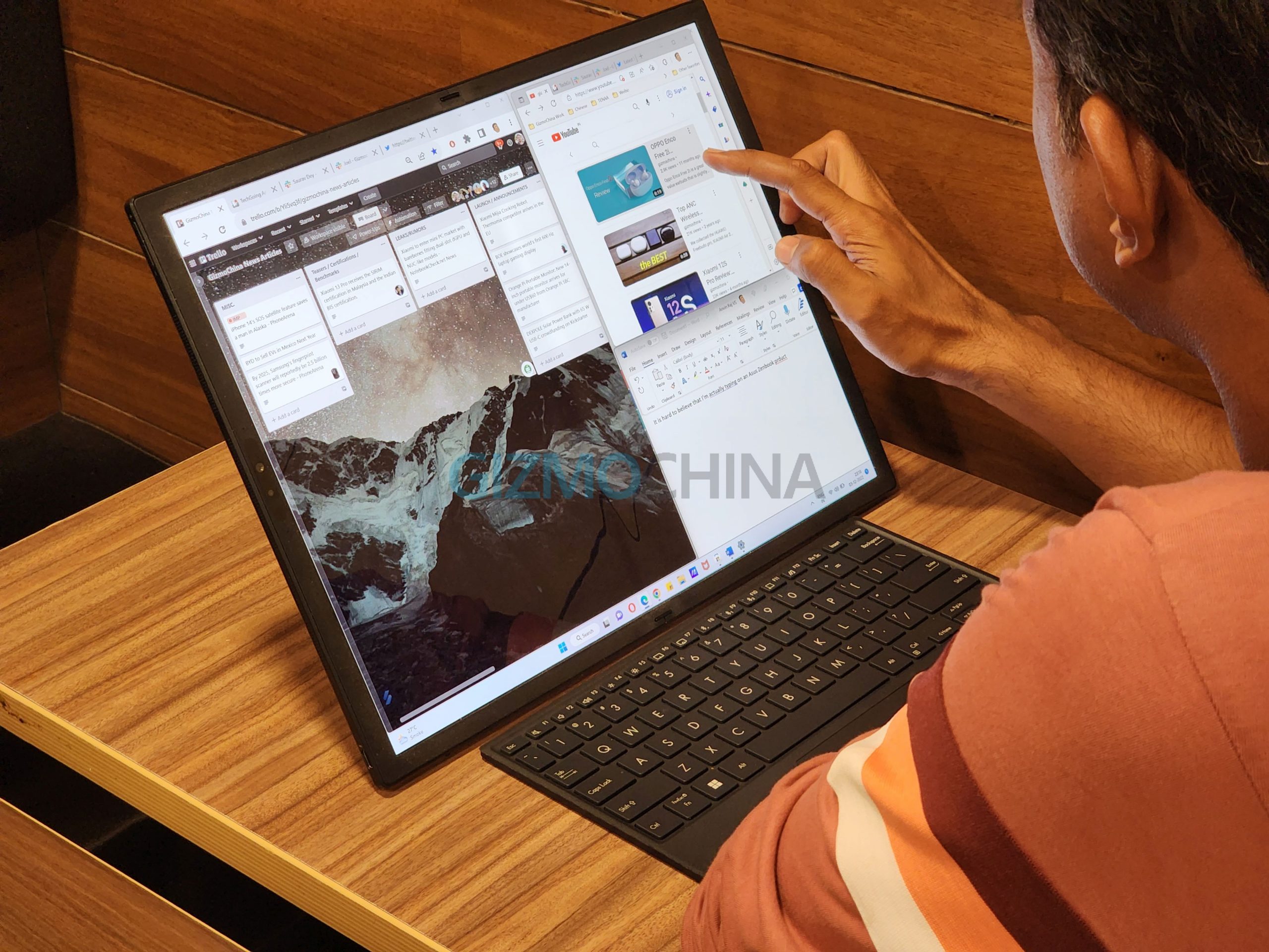 Asus Zenbook 17 Fold OLEDz