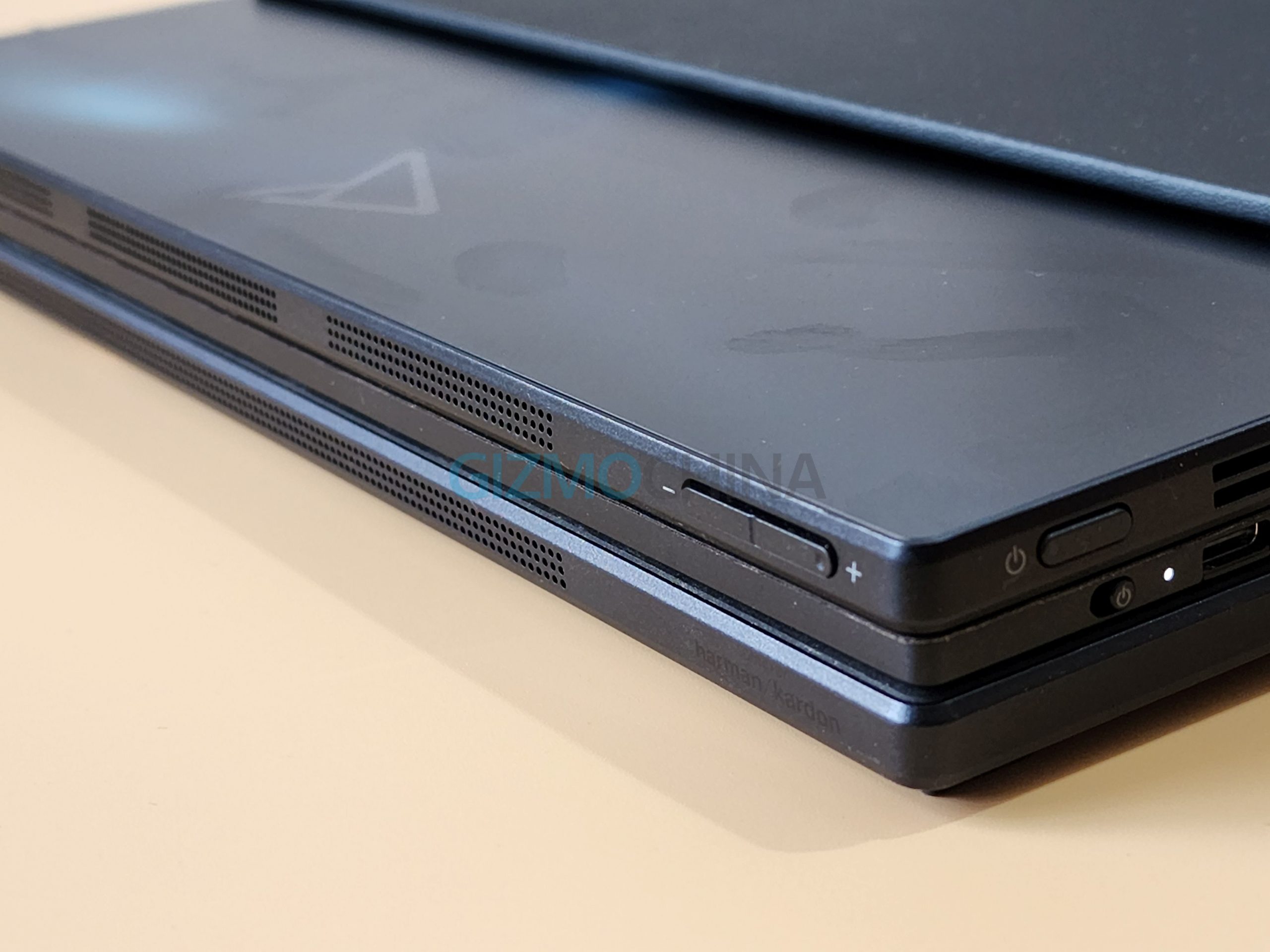 Asus Zenbook 17 Fold OLED