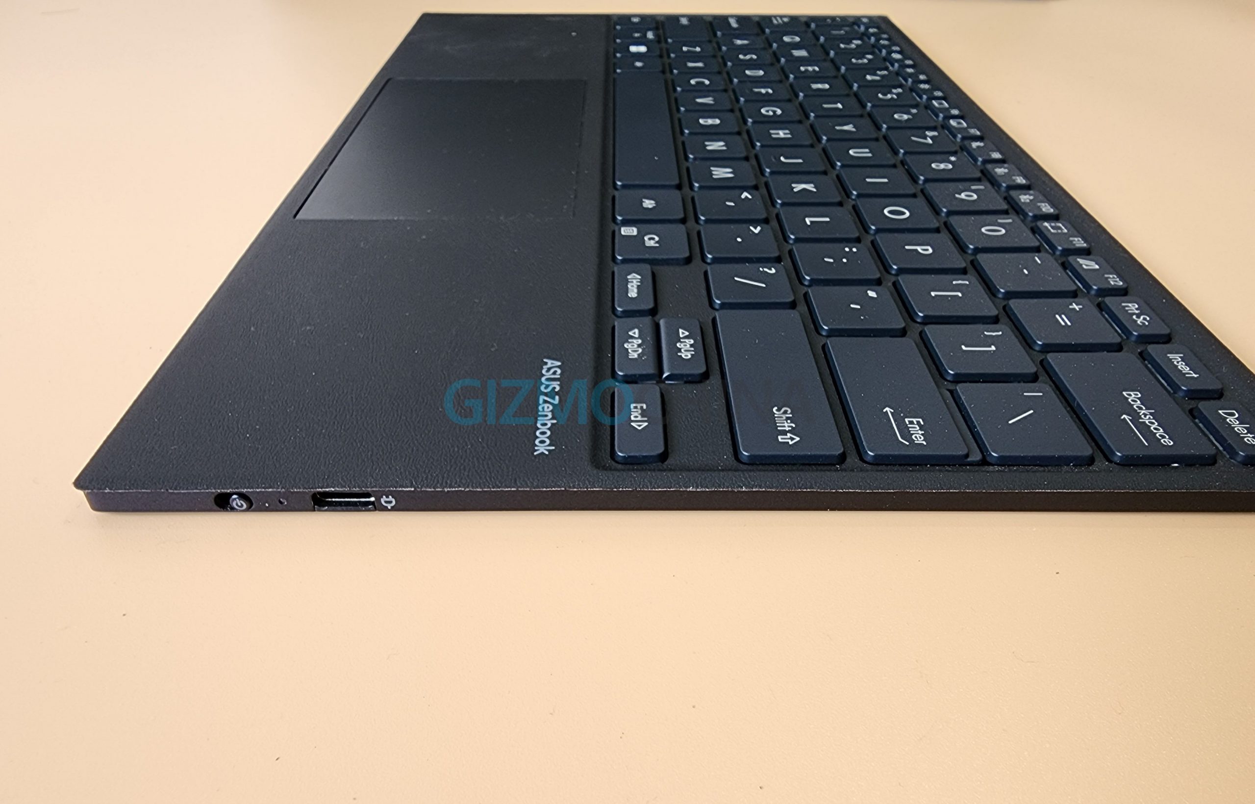 Asus Zenbook 17 Fold OLED