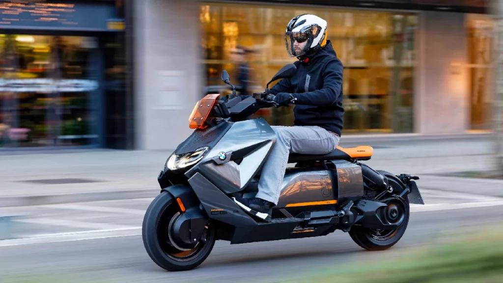 BMW CE 04 Elektrikli Scooter