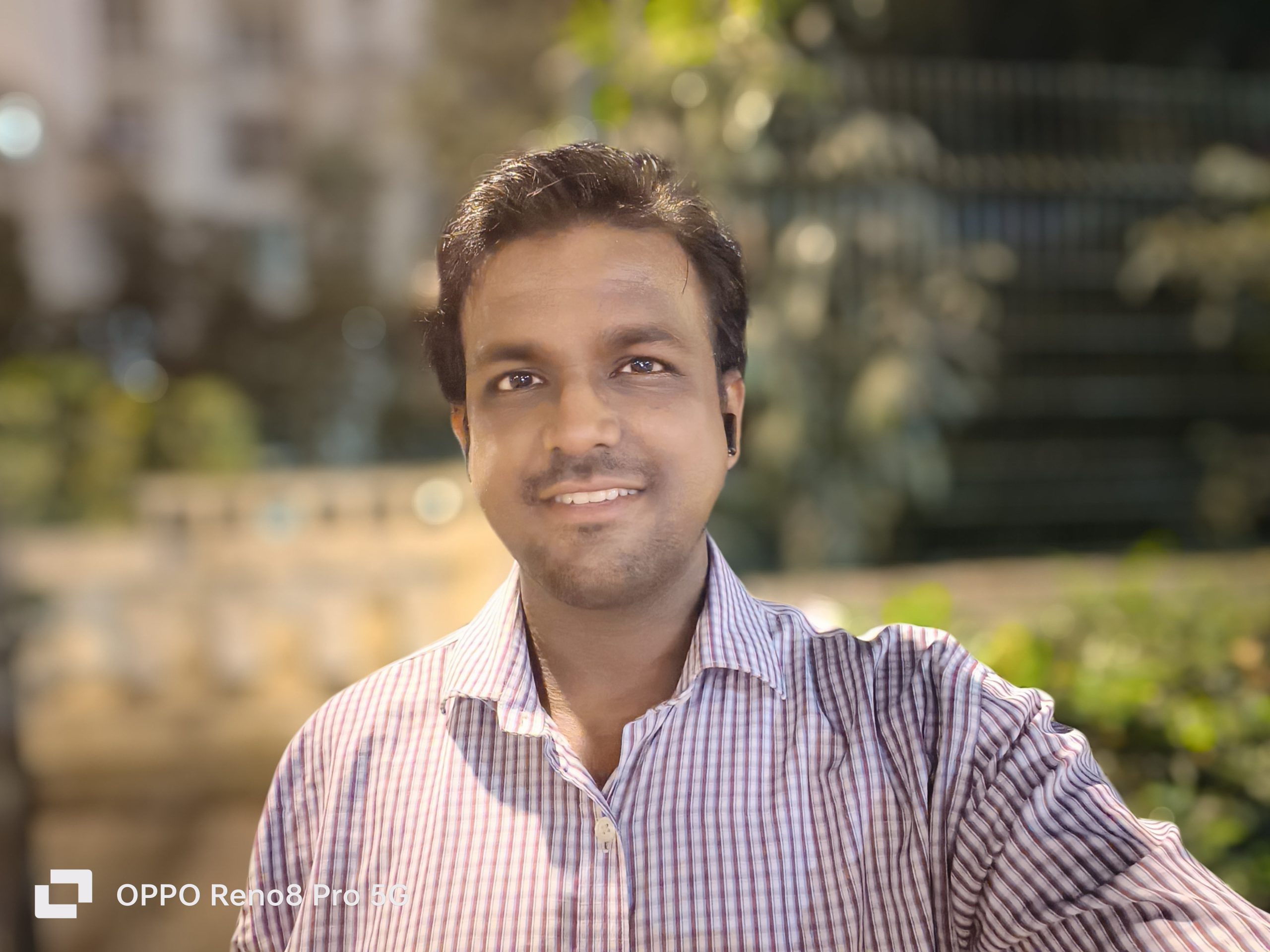 OPPO Reno 8 Pro regular night selfie portrait