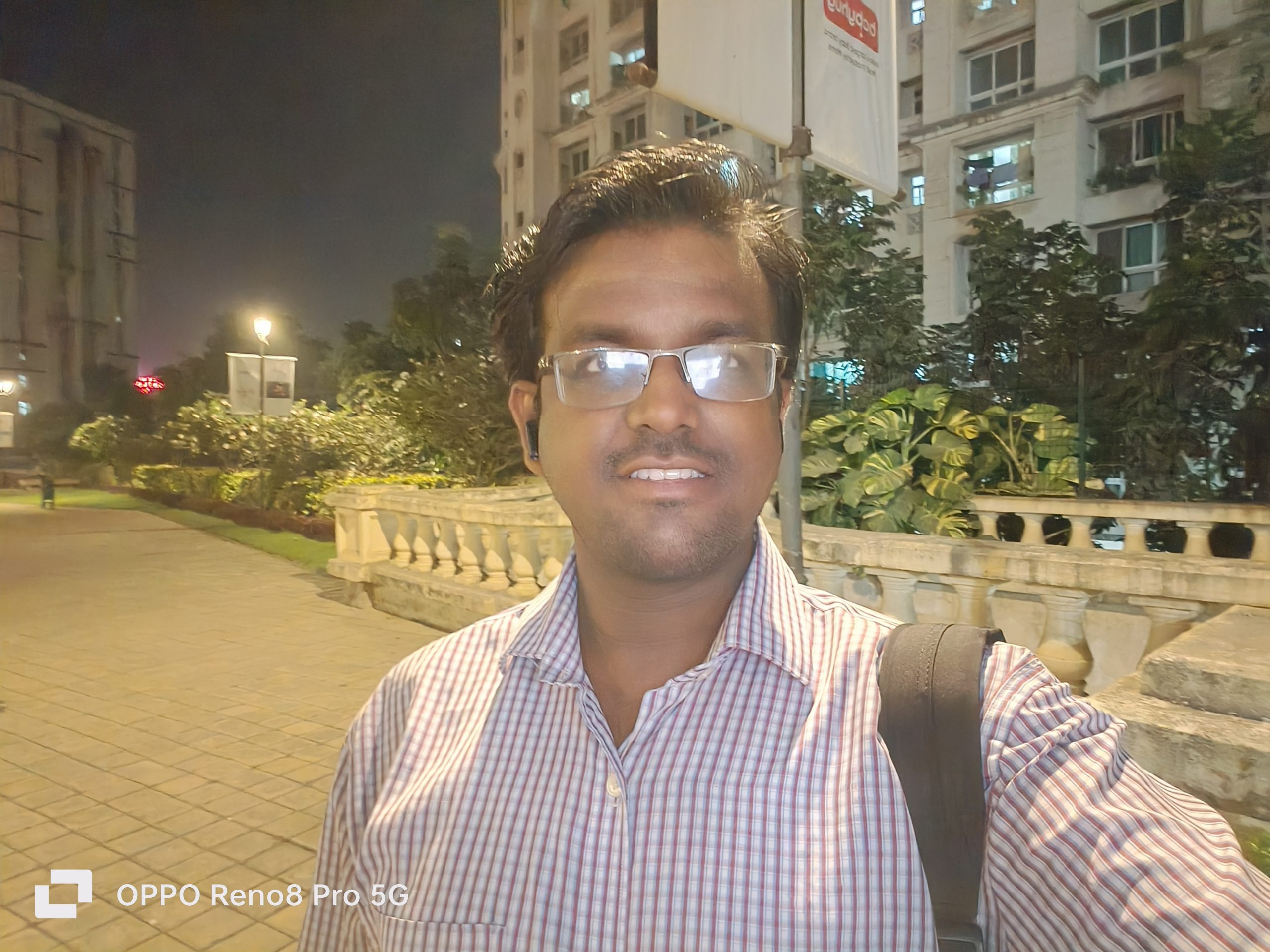 OPPO Reno 8 Pro regular selfie