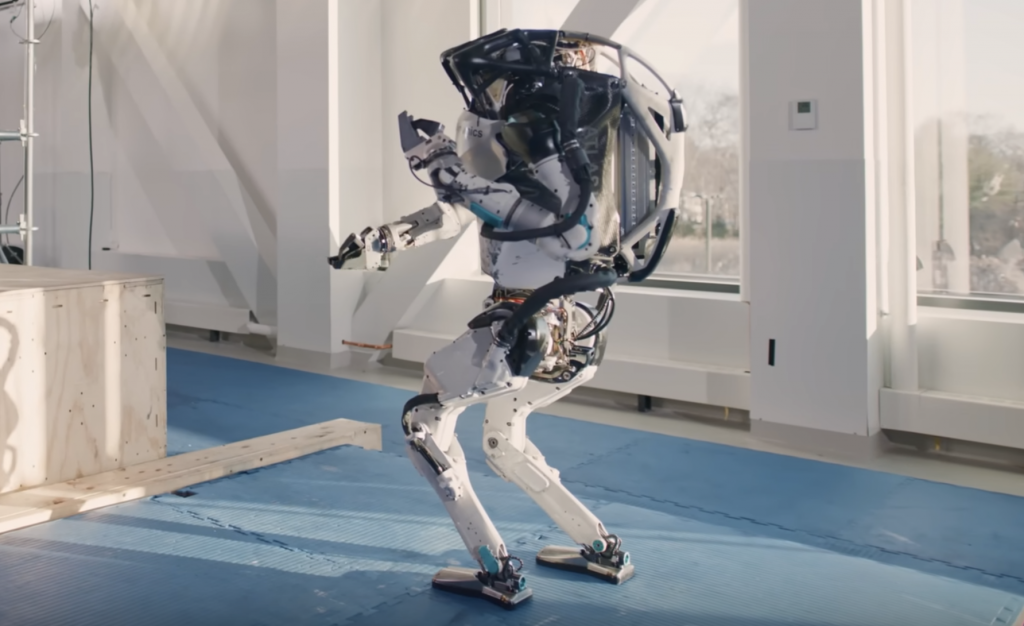 Boston Unveil Atlas Robot With Enhanced Including Grabbing and Throwing -