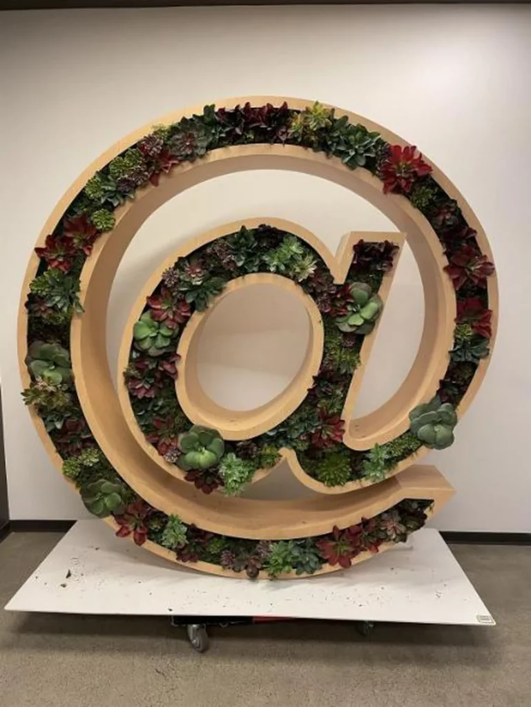 Elon Musk Begins Auction of Iconic Assets from San Francisco Twitter  Headquarters - Gizmochina