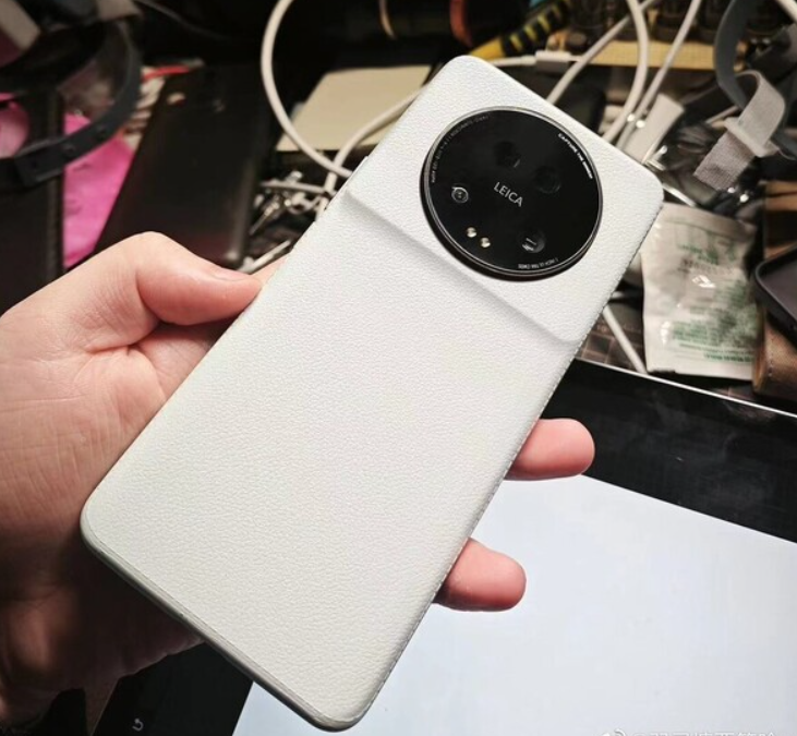 Xiaomi 13 Ultra's Leaked Image Shows Revamped Design & Leica-tuned Camera  Setup - Gizmochina