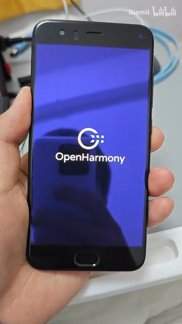 Xiaomi Mi 6 running harmonyOS