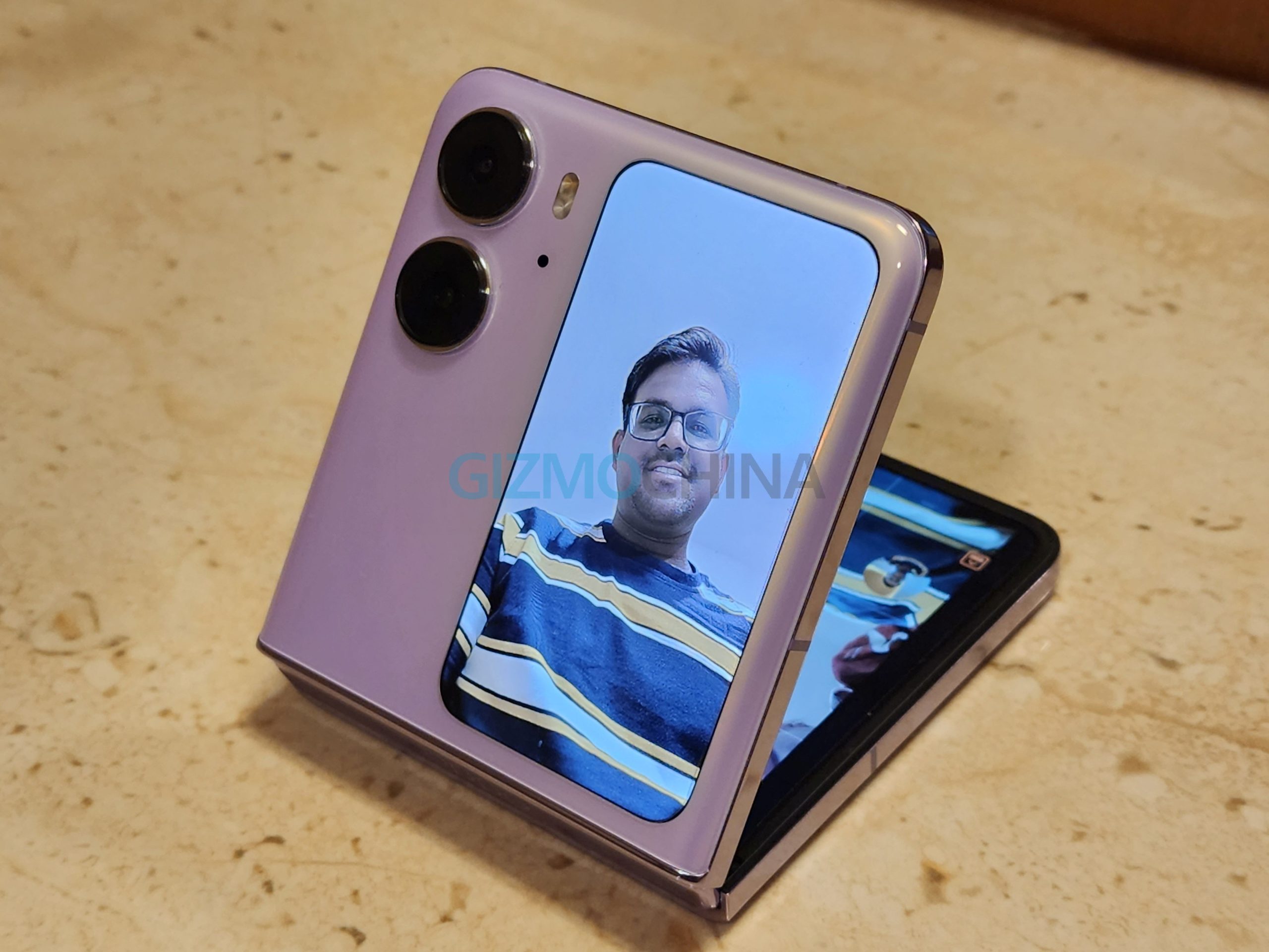 oppo flip camera