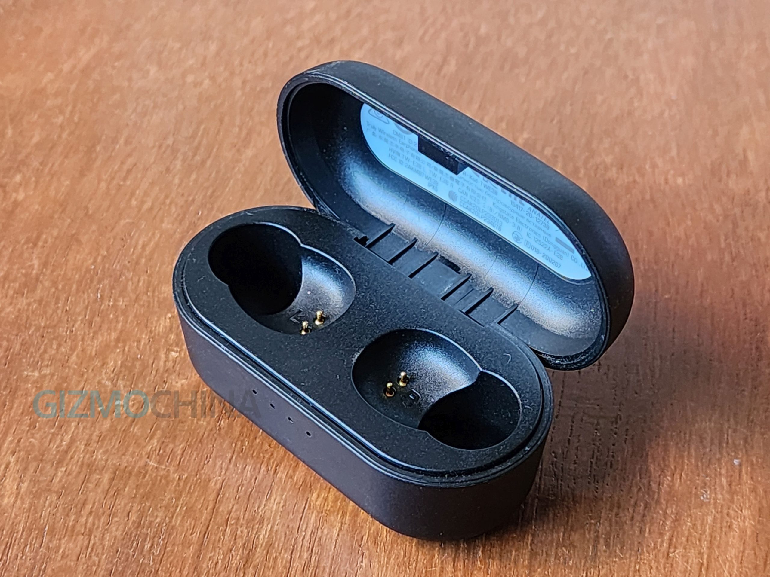 Yamaha TW-E3B TWS earbuds