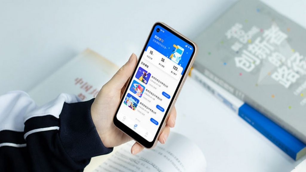 Xiaomi-backed Duoqin Qin 3 Ultra debuts as a Compact phone that tackles ...