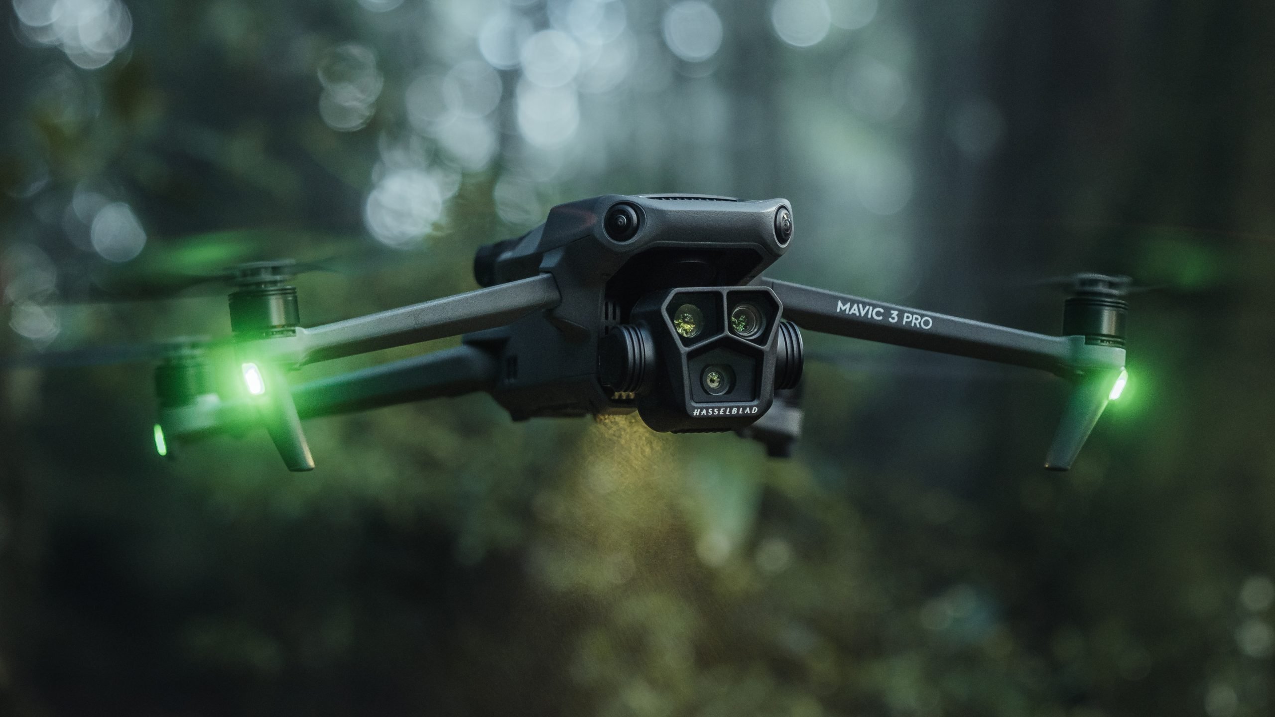 DJI Launches its TripleCamera Drone, the Mavic 3 Pro Gizmochina