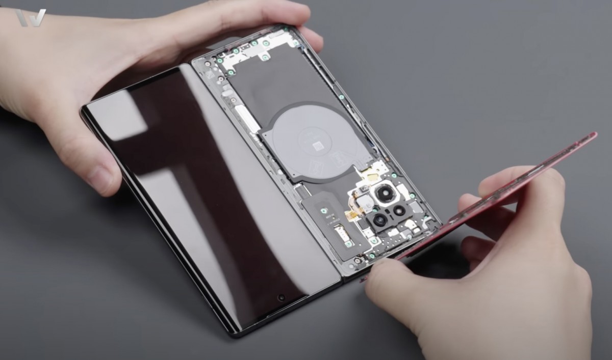 Vivo X Fold2 teardown video surfaces online revealing the